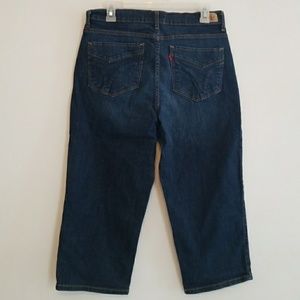 Ladies Jean capris-Levi’s